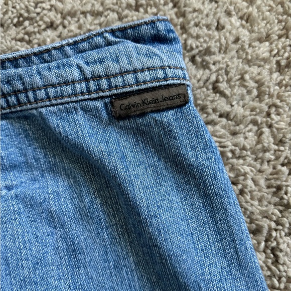 Calvin Klein Skirt with Knee Vents - Picture 5 of 7